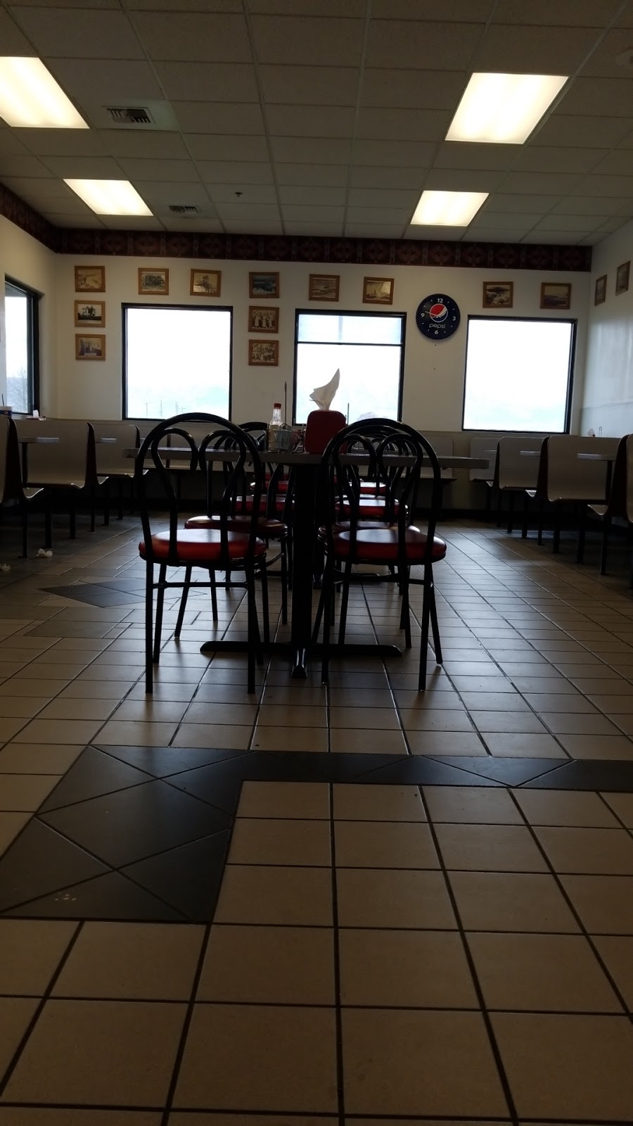 Cougar Den Restaurant | restaurant | 620 Signal Peak Rd, White Swan, WA 98952, USA | 5098742090 OR +1 509-874-2090