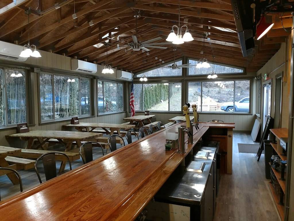 Daniels Restaurant | restaurant | 5854 Washington Blvd, Elkridge, MD 21075, USA | 4107964678 OR +1 410-796-4678