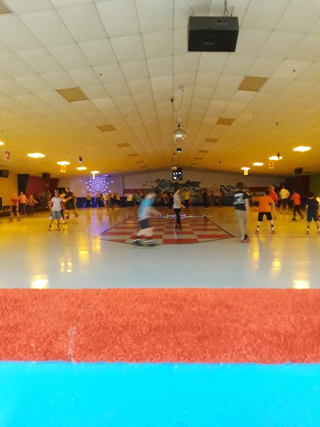 Athens Skate Inn | meal takeaway | 295 Commerce Blvd, Athens, GA 30606, USA | 7063533113 OR +1 706-353-3113