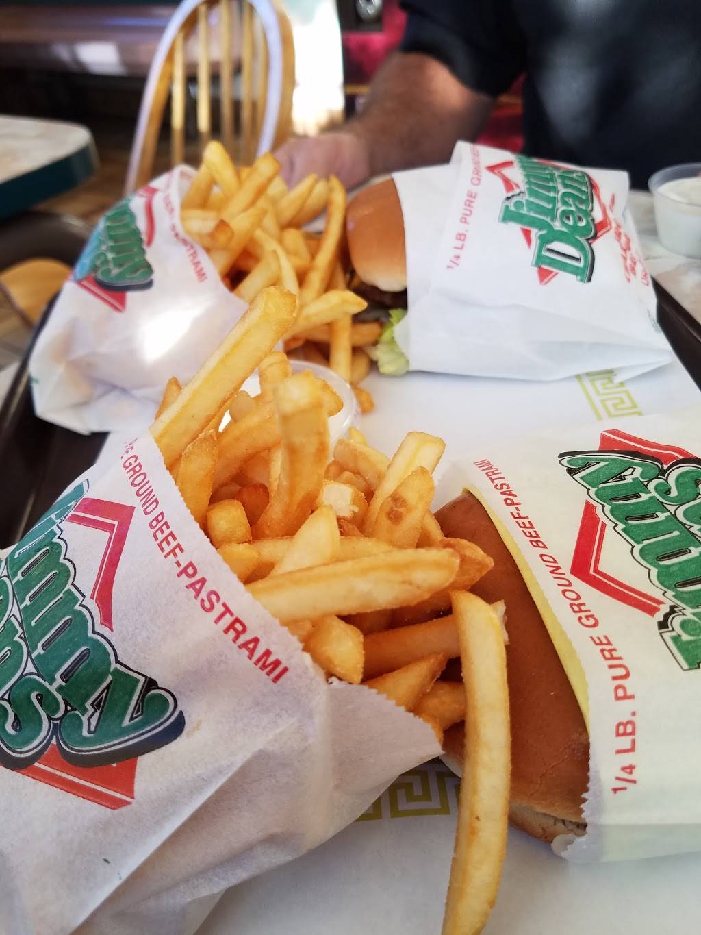 Jimmy Deans | restaurant | 22941 Lyons Ave, Newhall, CA 91321, USA | 6612556315 OR +1 661-255-6315