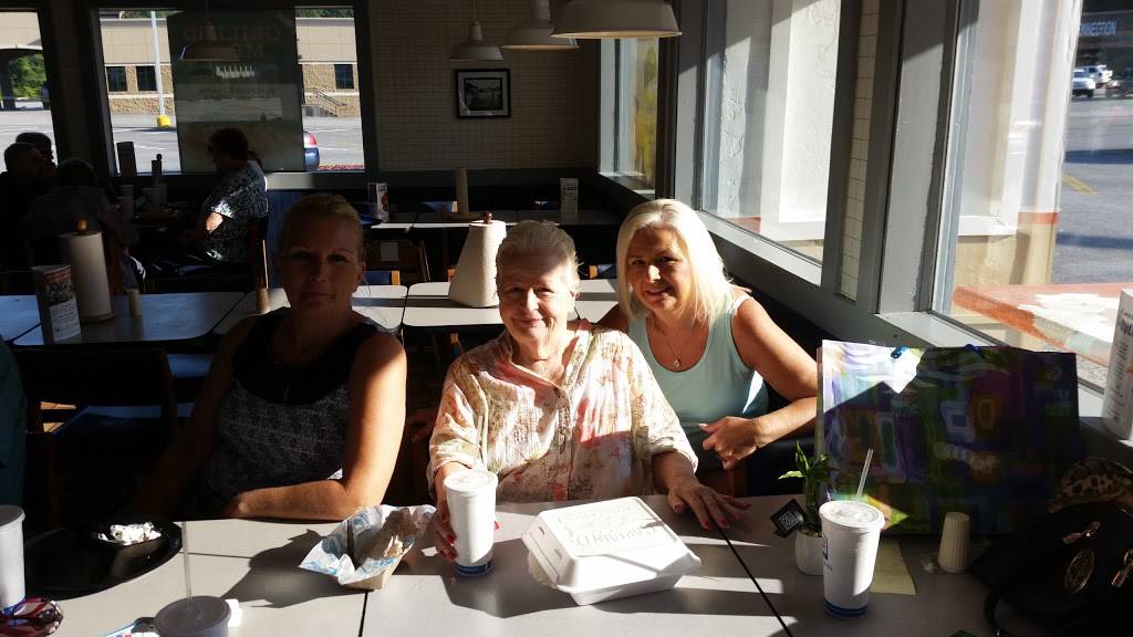 Captain Ds | restaurant | 275 Southside Mall Rd, Belfry, KY 41514, USA | 6062374470 OR +1 606-237-4470