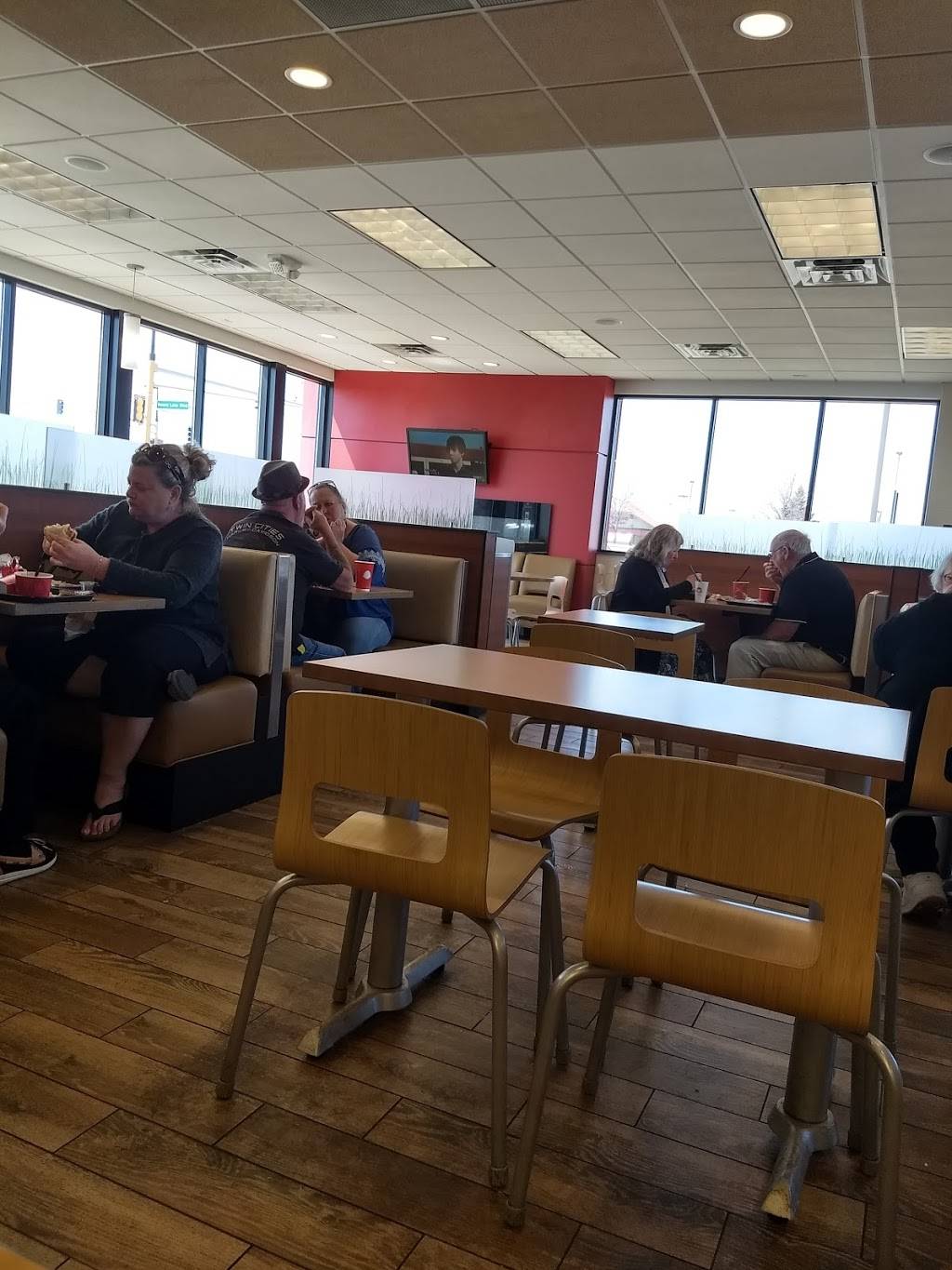 Wendys | restaurant | 12999 Round Lake Blvd NW, Coon Rapids, MN 55448, USA | 7632333570 OR +1 763-233-3570