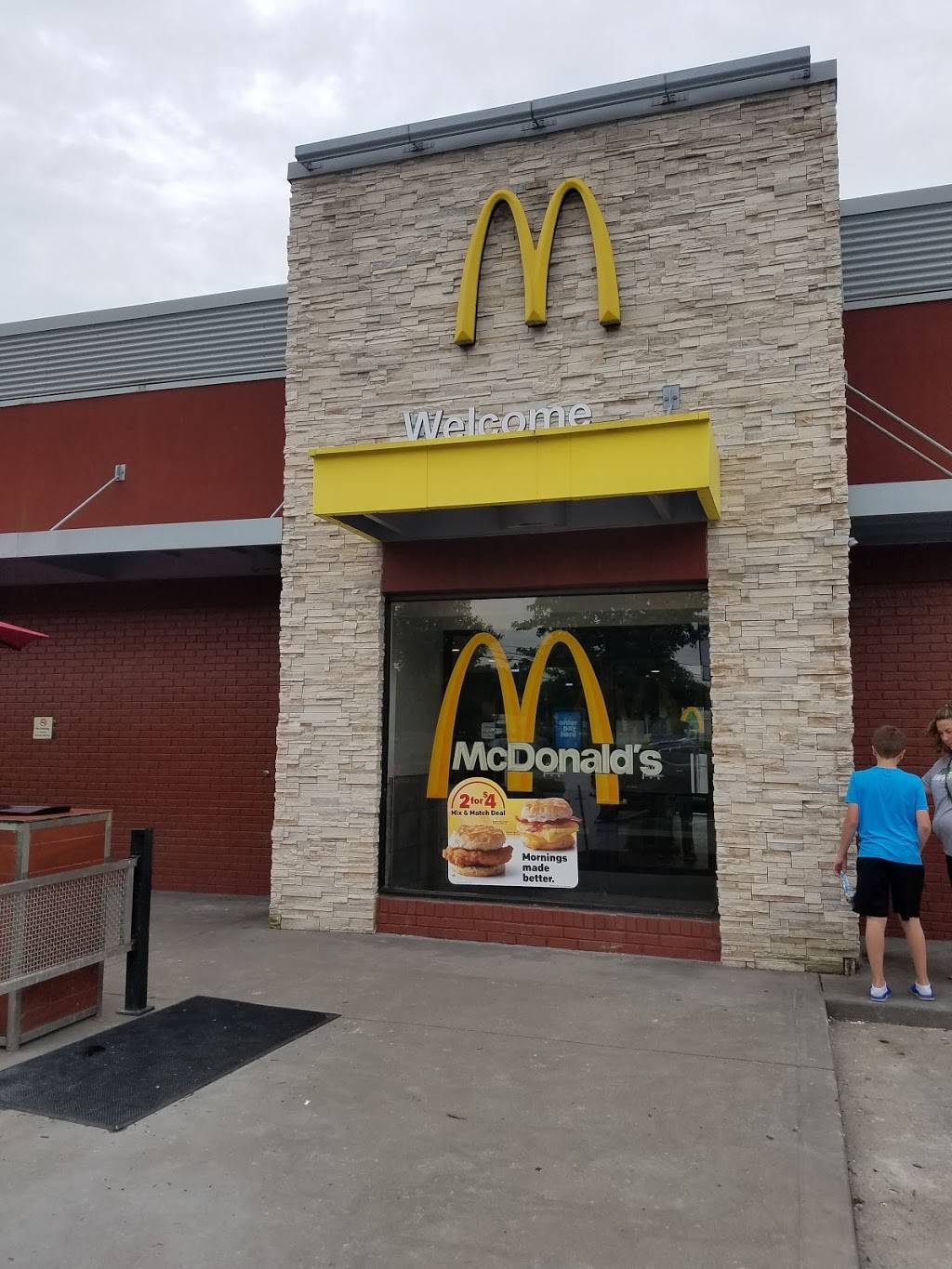McDonalds | cafe | 5950 W Webster Rd, Summersville, WV 26651, USA | 3048722883 OR +1 304-872-2883