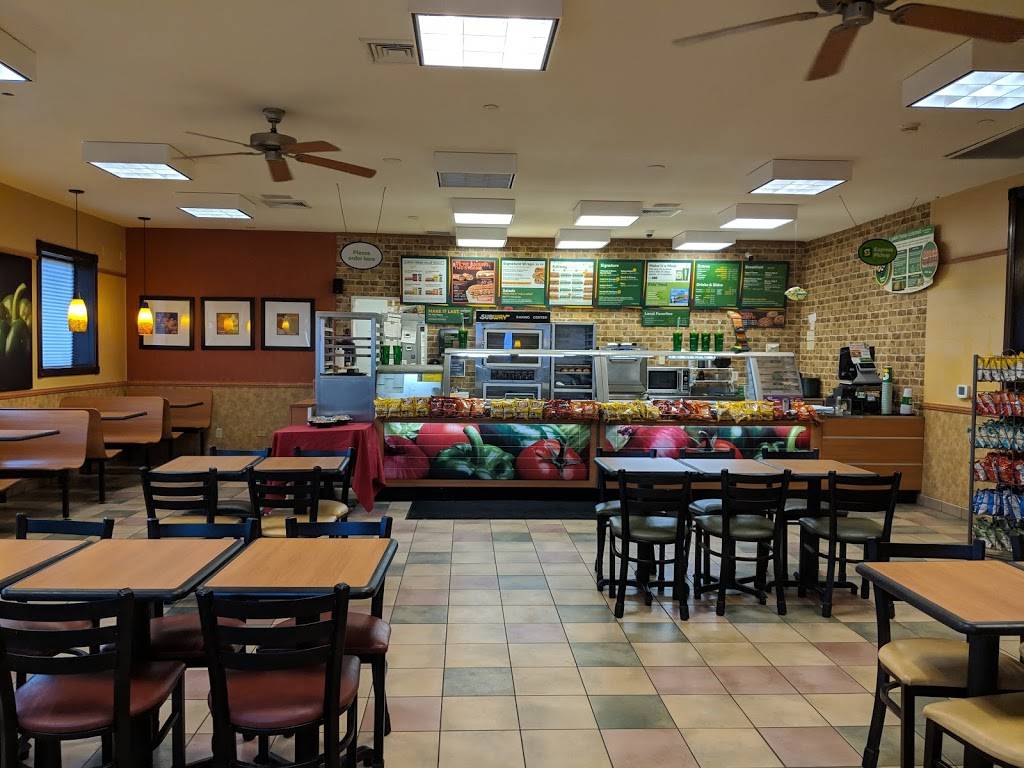 Subway | restaurant | 1050 Branger Dr, Mineral Point, WI 53565, USA | 6089871367 OR +1 608-987-1367