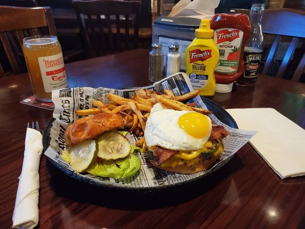 The Hound Sports Pub + Burger | restaurant | 3575 S Yosemite St, Denver, CO 80237, USA | 3036940454 OR +1 303-694-0454