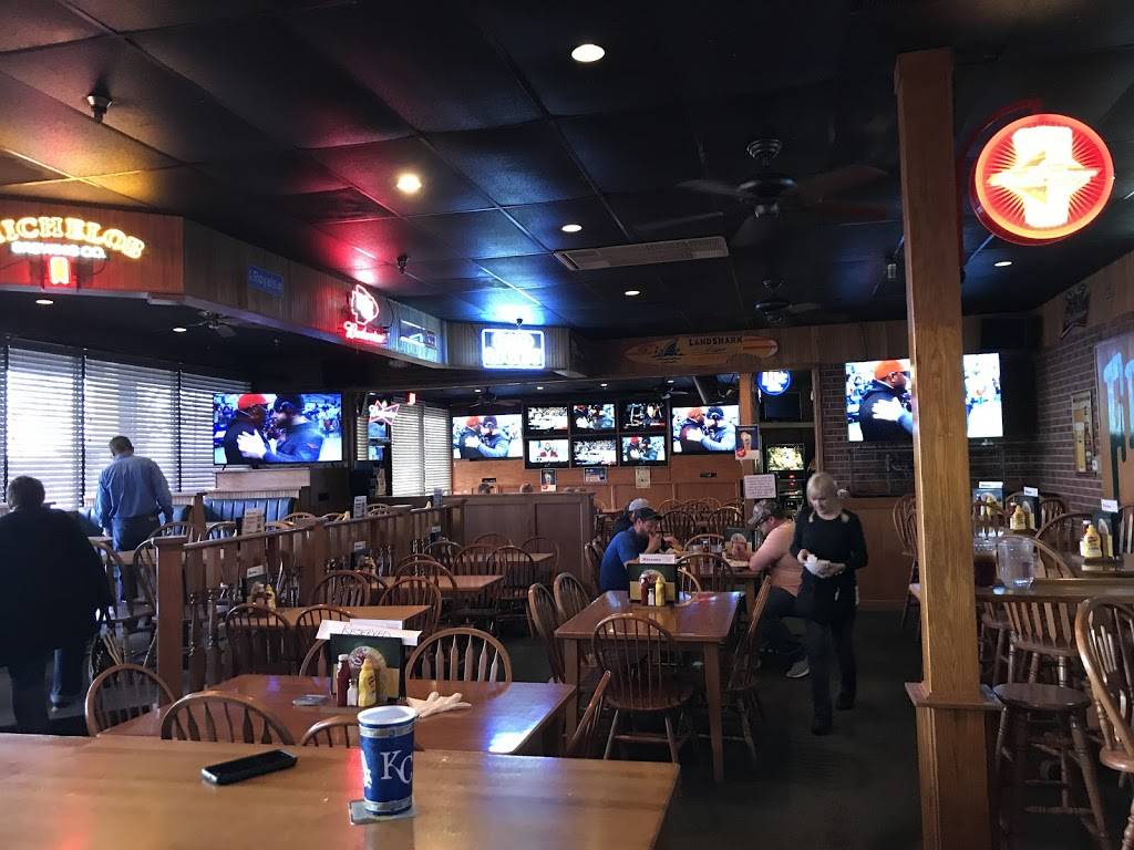 Freddy Ts Bar and Grill | restaurant | 7920 151st St, Overland Park, KS 66223, USA | 9136817644 OR +1 913-681-7644