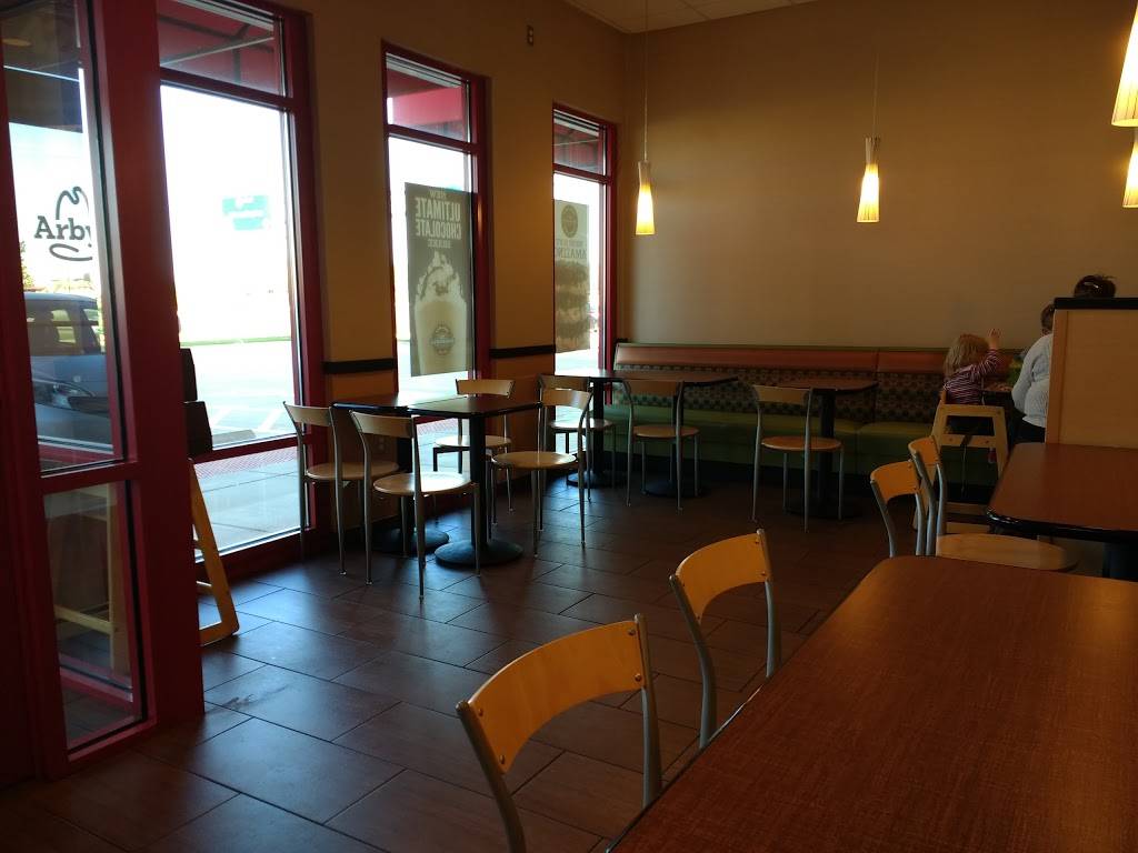 Arbys | restaurant | 4205 N Sterling Ave, Peoria, IL 61615, USA | 3096882521 OR +1 309-688-2521