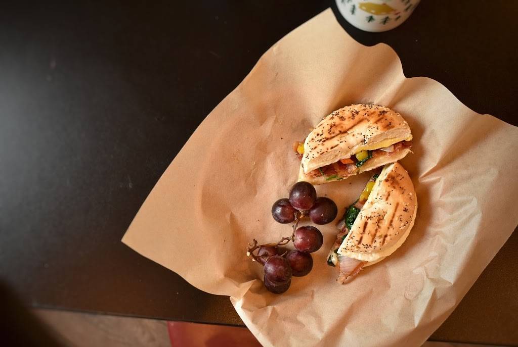 Magnolia Cafe | cafe | 206 3rd St, Carlton, MN 55718, USA | 2184995911 OR +1 218-499-5911