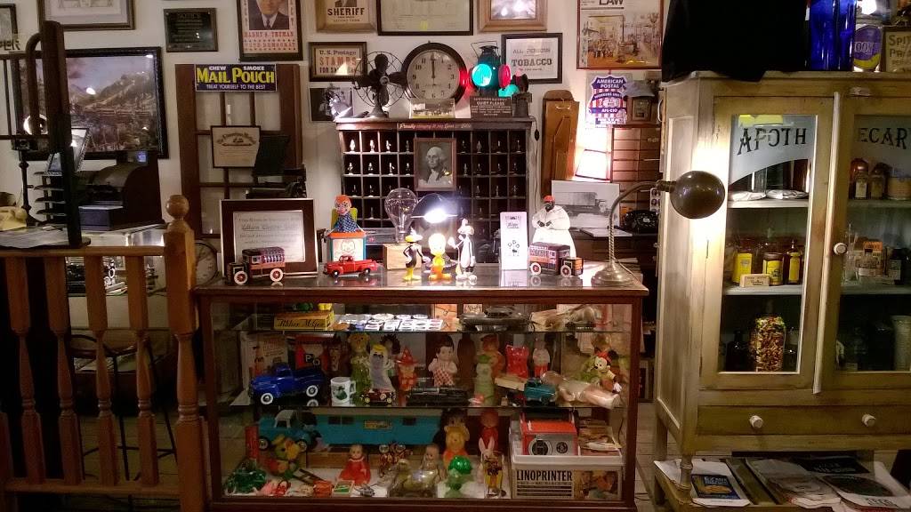 The Meeting Place Country Store | restaurant | 138 B West Main Street, UPPER LEVEL OF THE SKYMART, Morristown, TN 37814, USA | 8652072538 OR +1 865-207-2538