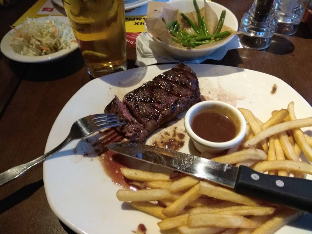 Rôtisserie St-Hubert | restaurant | 2330 Chemin des Patriotes, Richelieu, QC J3L 6M7, Canada | 5143855555 OR +1 514-385-5555