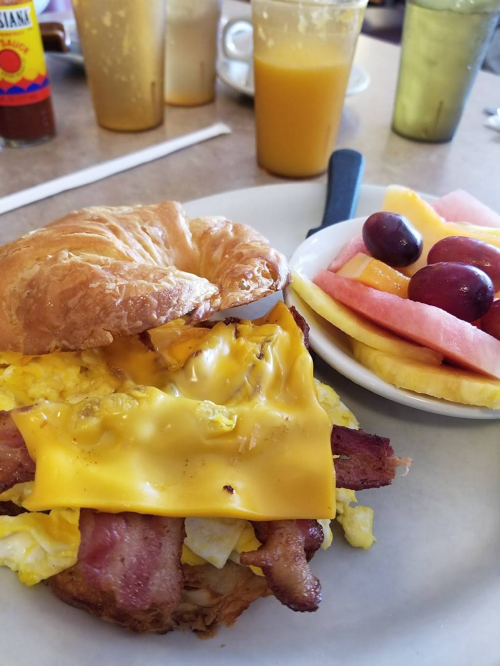 Top Notch Restaurant | restaurant | 8813 Indianapolis Blvd, Highland, IN 46322, USA | 2199234561 OR +1 219-923-4561