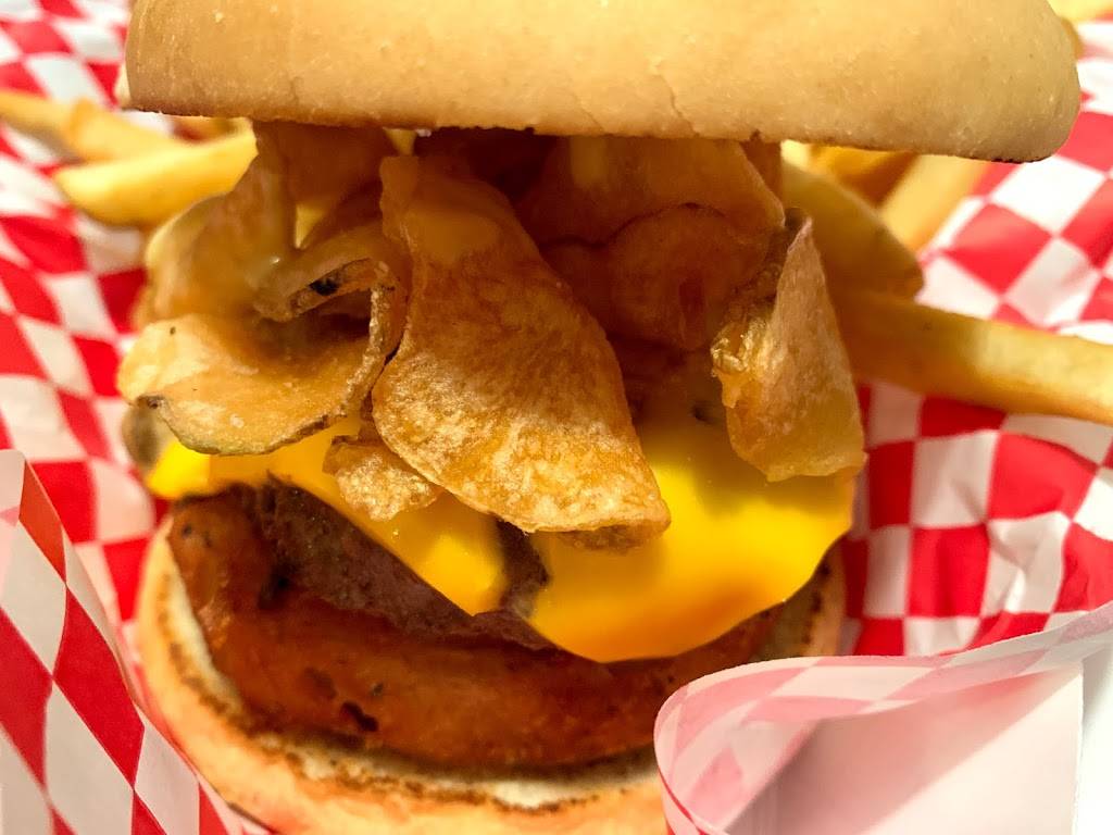 Tailpipes Burgers Fries & Shakes | restaurant | 417 High St, Morgantown, WV 26505, USA | 3042252535 OR +1 304-225-2535