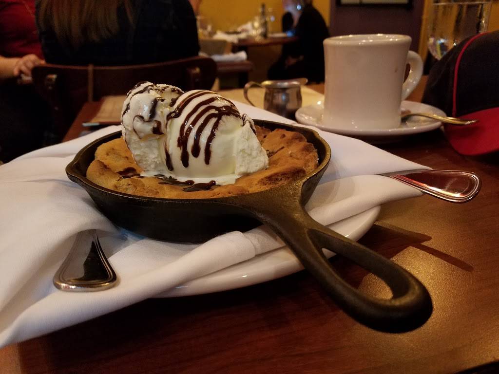 Cyranos Cafe | restaurant | 603 E Lockwood Ave, Webster Groves, MO 63119, USA | 3149633232 OR +1 314-963-3232