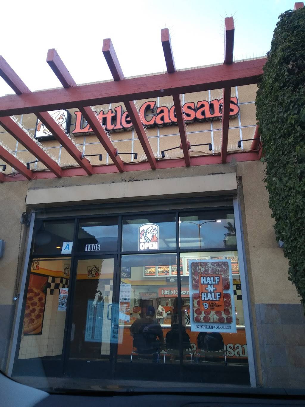 Little Caesars Pizza | meal takeaway | 1005 W Martin Luther King Jr Blvd, Los Angeles, CA 90037, USA | 3237667936 OR +1 323-766-7936