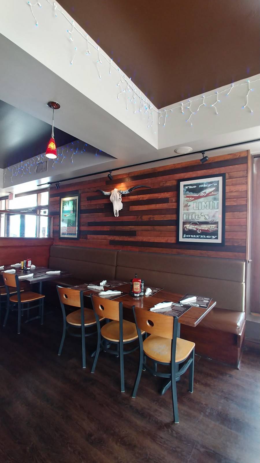 Tillies Tavern | restaurant | 31 E Magnolia Ave, Eustis, FL 32726, USA | 3526027929 OR +1 352-602-7929