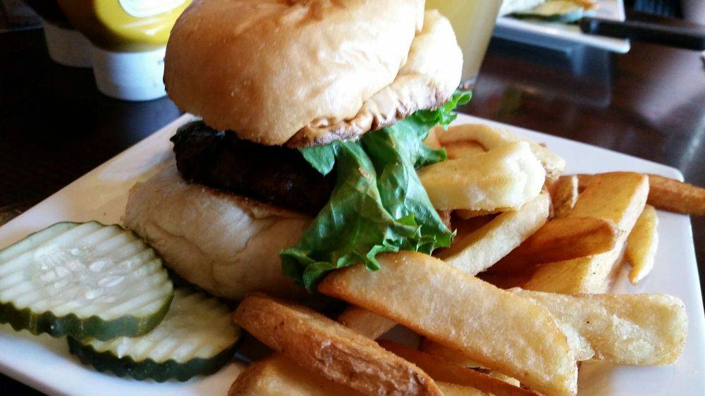 CJs Patio Grill | restaurant | 1331 Eagle Dr, Loveland, CO 80537, USA | 9706854556 OR +1 970-685-4556