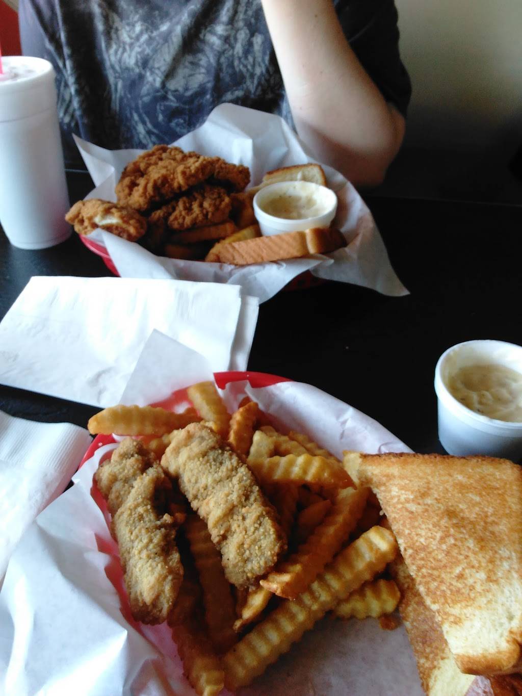 Burger Box | restaurant | 2520 W Park Row Dr, Pantego, TX 76013, USA | 8172771201 OR +1 817-277-1201