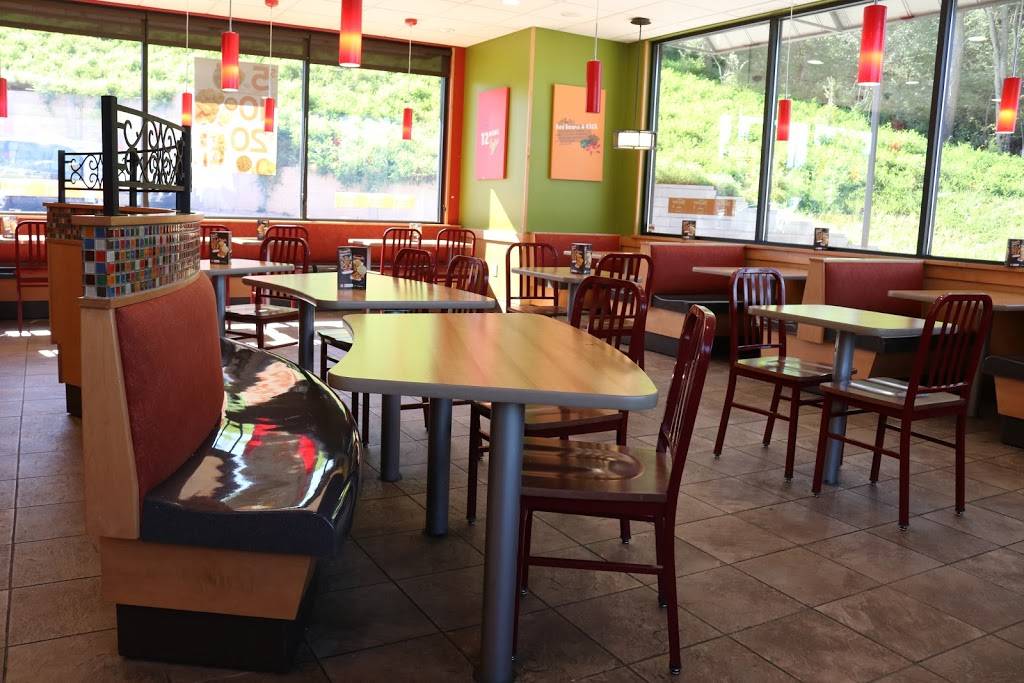 Popeyes Louisiana Kitchen | restaurant | 35 W Mitchell Ave, Cincinnati, OH 45217, USA | 5136412000 OR +1 513-641-2000