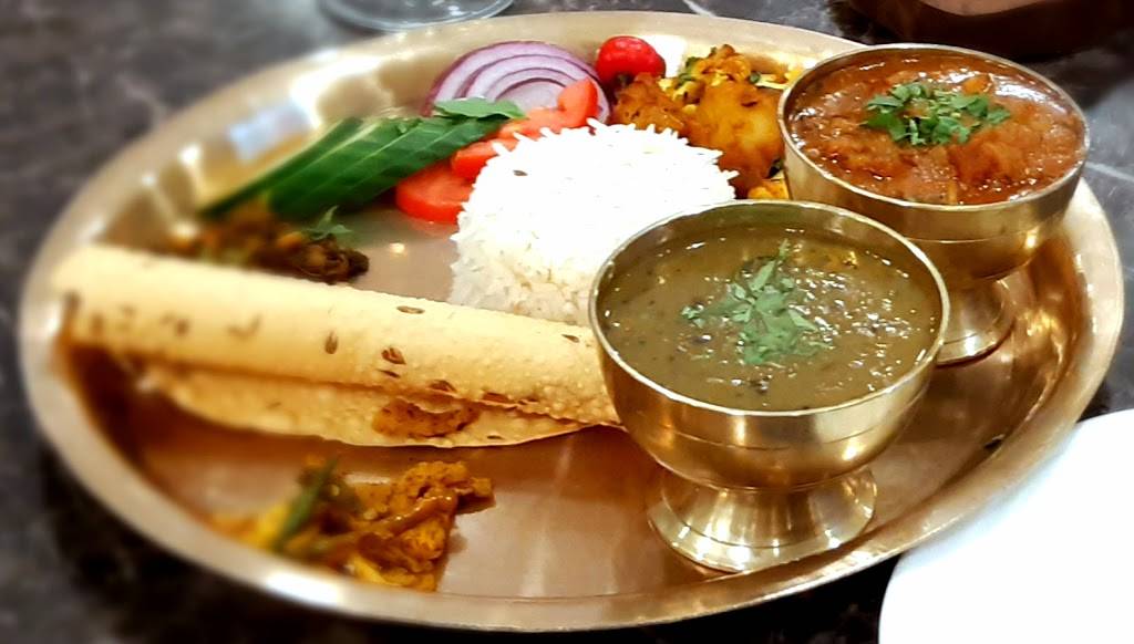 Indian Curry Express & Bar: Fine Dine In Cuisine, Best Momos | restaurant | 47 Queen St W, Brampton, ON L6Y 1L9, Canada | 9054504300 OR +1 905-450-4300