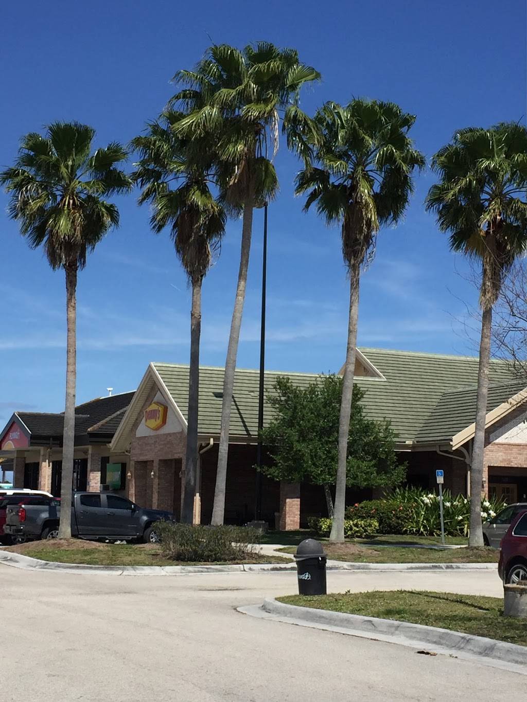 Flying J Travel Center | restaurant | 100 N Kings Hwy, Fort Pierce, FL 34945, USA | 7724610091 OR +1 772-461-0091