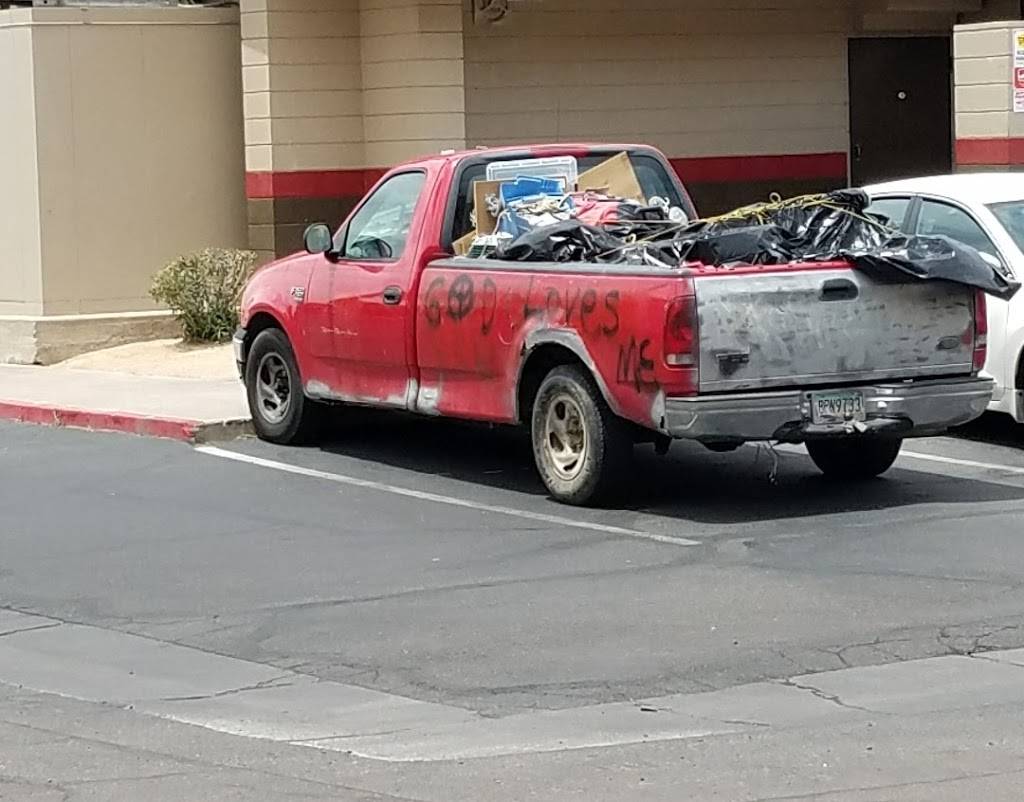 Dennys | restaurant | 2801 N Black Canyon Hwy, Phoenix, AZ 85009, USA | 6022523745 OR +1 602-252-3745