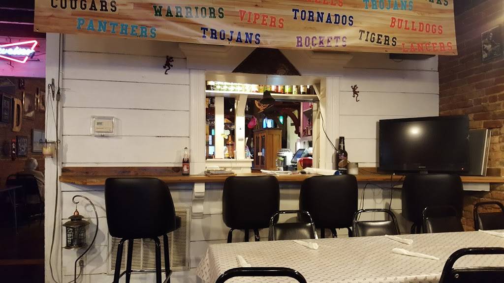 Verda Maes | restaurant | 223 N Pearl St, Waverly, IL 62692, USA | 2174353408 OR +1 217-435-3408