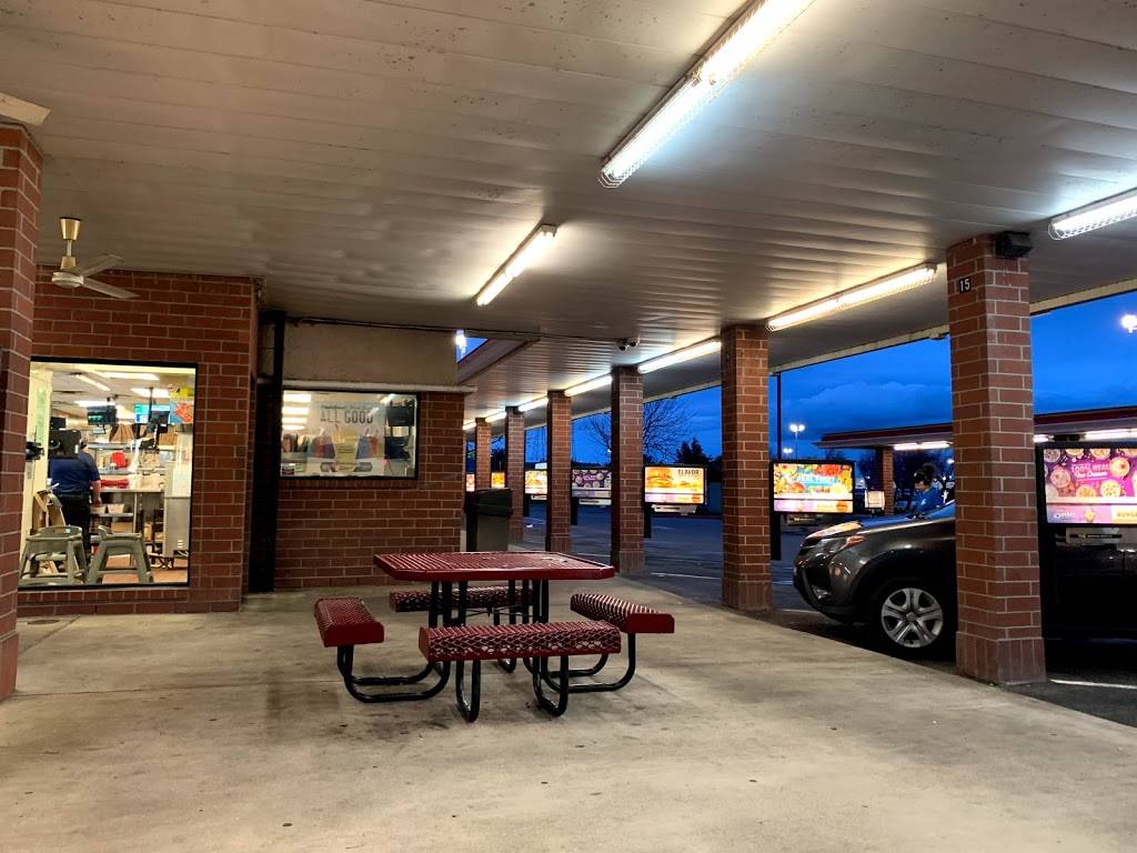 Sonic Drive-In | restaurant | 3080 N Naglee Rd, Tracy, CA 95304, USA | 2098348108 OR +1 209-834-8108