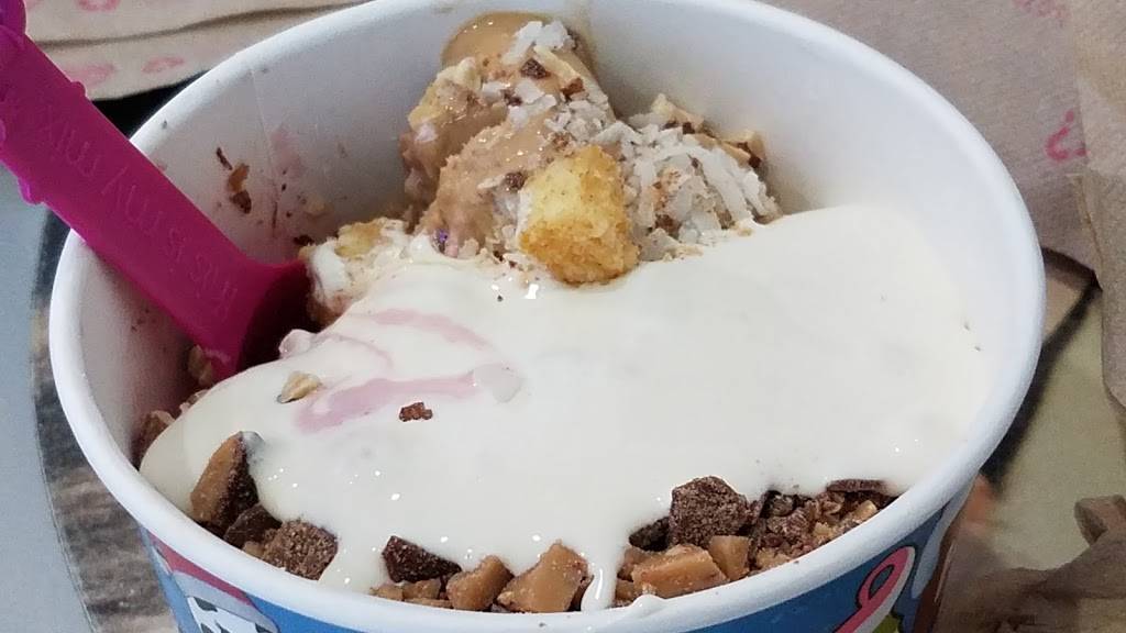 Menchie’s Frozen Yogurt | restaurant | 14523a Sherman Way, Van Nuys, CA 91405, USA | 8184653212 OR +1 818-465-3212