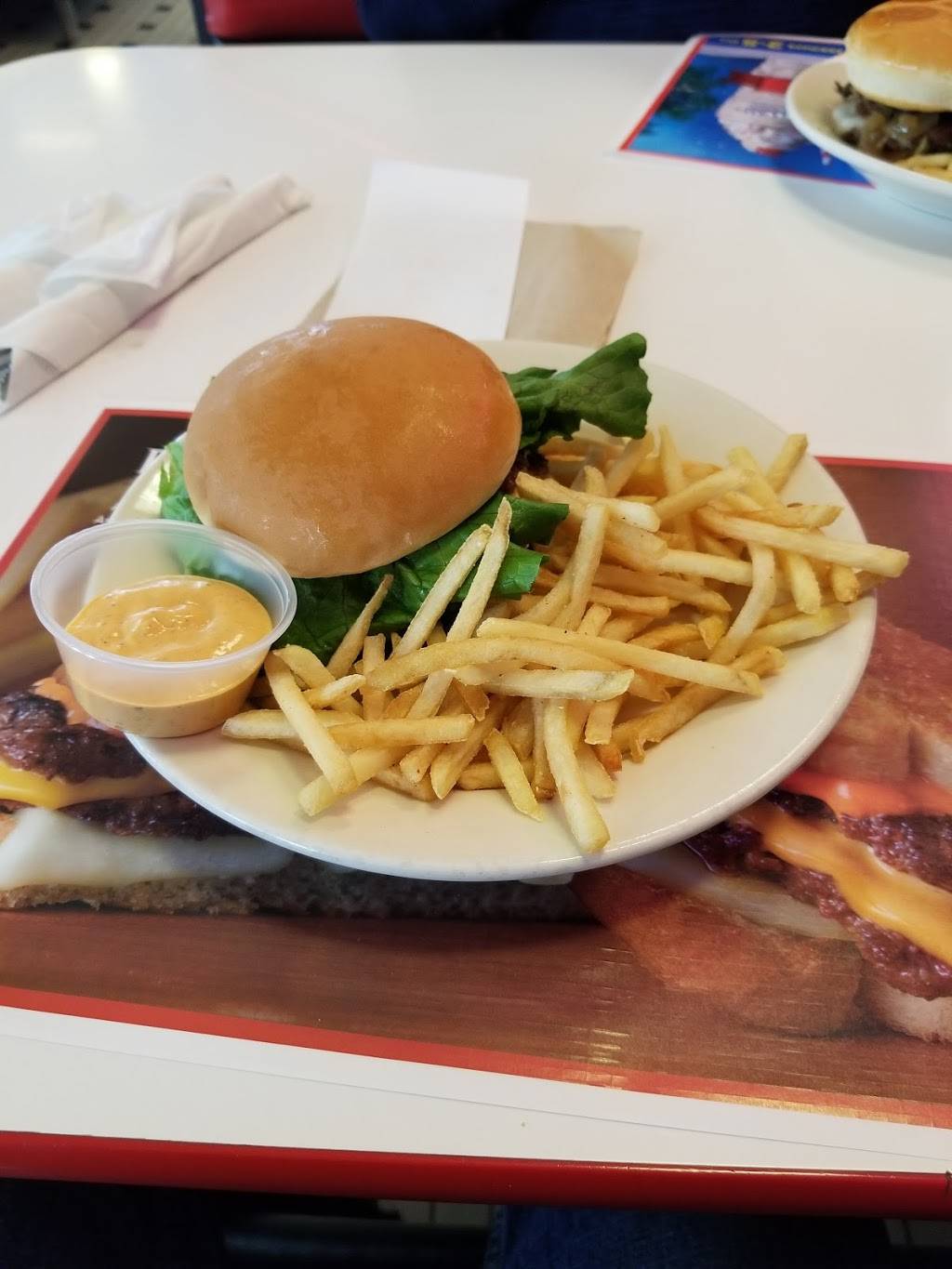 Steak n Shake | restaurant | 8640 Michigan Rd, Indianapolis, IN 46268, USA | 3178723775 OR +1 317-872-3775