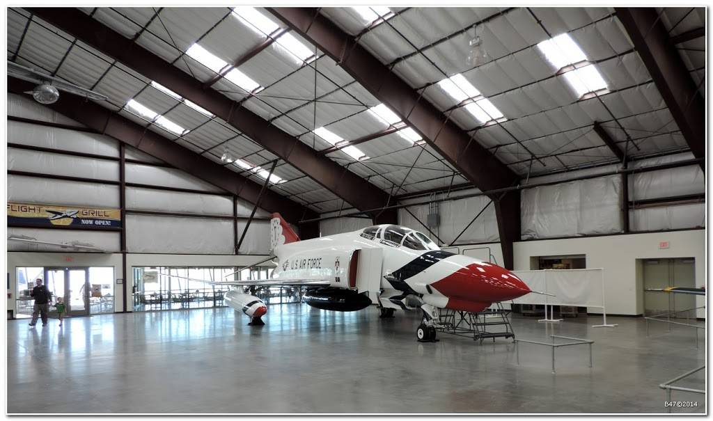 The Flight Grill | restaurant | 6000 E Valencia Rd, Tucson, AZ 85756, USA | 5206184848 OR +1 520-618-4848