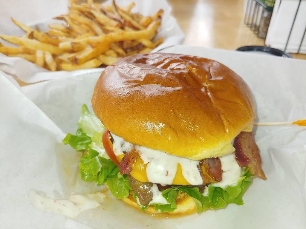 Meatheads | restaurant | 1305 S Neil St, Champaign, IL 61820, USA | 2173525555 OR +1 217-352-5555