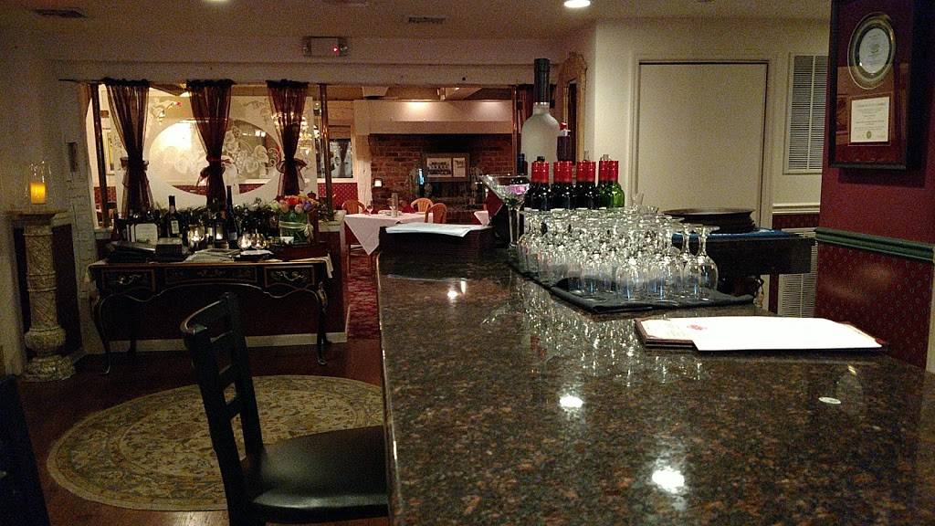 The Village Inn | restaurant | 422 Runnymede Dr, Wayne, NJ 07470, USA | 9736960555 OR +1 973-696-0555