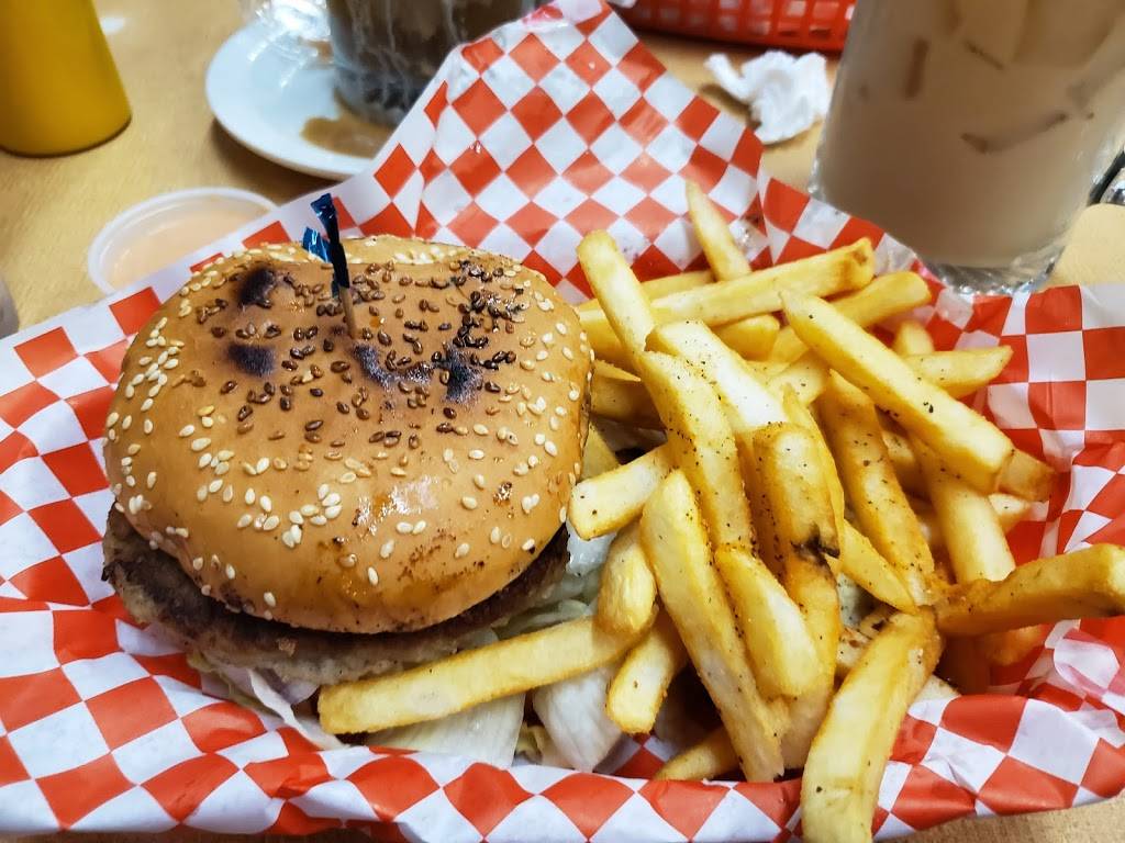 Pattys Burgers | restaurant | 5615 S Tacoma Way, Tacoma, WA 98409, USA | 2534740844 OR +1 253-474-0844