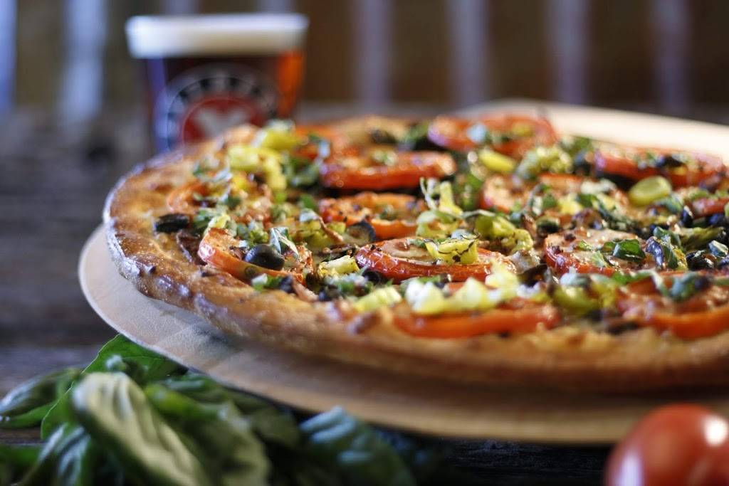 Extreme Pizza | restaurant | 191 Blue River Pkwy, Silverthorne, CO 80498, USA | 9709779003 OR +1 970-977-9003