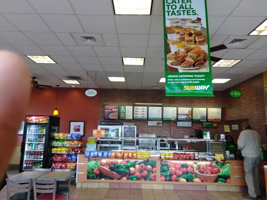 Subway | restaurant | 1010 N Cumberland St, Lebanon, TN 37087, USA | 6154533823 OR +1 615-453-3823