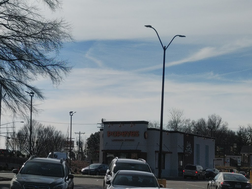 Popeyes Louisiana Kitchen | restaurant | 6107 The Plaza, Charlotte, NC 28215, USA | 9804063462 OR +1 980-406-3462