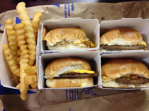 White Castle | restaurant | 3901 W Madison St, Chicago, IL 60624, USA | 7737227568 OR +1 773-722-7568