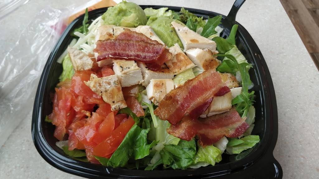 Wendys | restaurant | 820 Old Country Rd, Garden City, NY 11530, USA | 5162289040 OR +1 516-228-9040