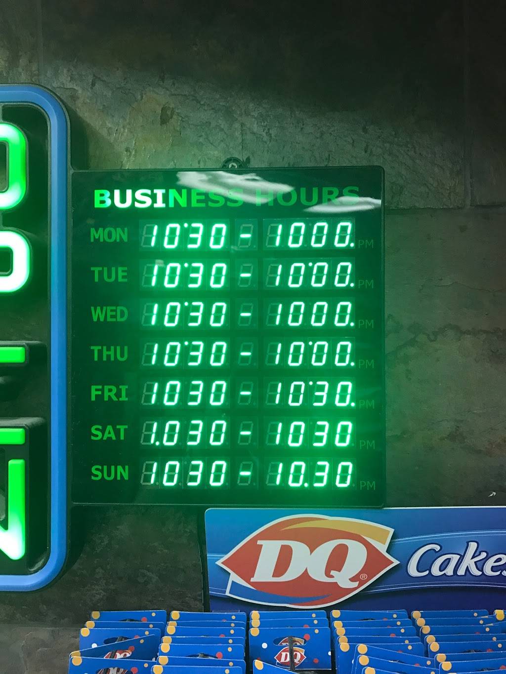 Dairy Queen Grill & Chill | restaurant | 9700 NW 39th Ave, Gainesville, FL 32606, USA | 3523330830 OR +1 352-333-0830