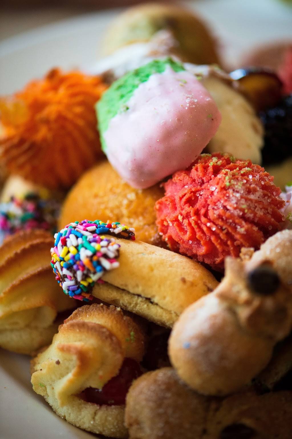 The Stone House at Clove Lakes | restaurant | 1150 Clove Rd, Staten Island, NY 10301, USA | 7184423600 OR +1 718-442-3600