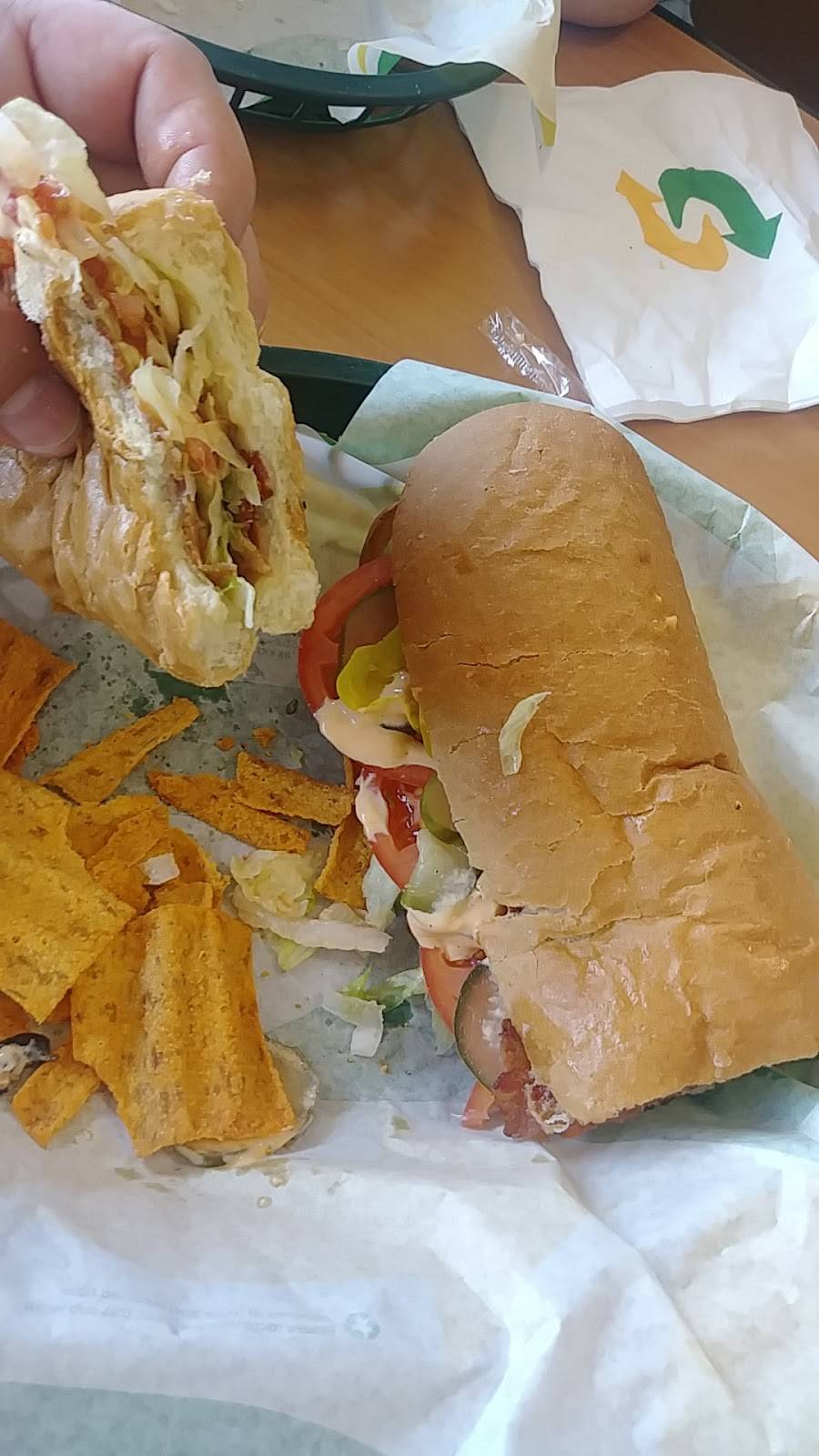 Subway | restaurant | 6736-6740 Aloma Ave, Winter Park, FL 32792, USA | 4076799011 OR +1 407-679-9011