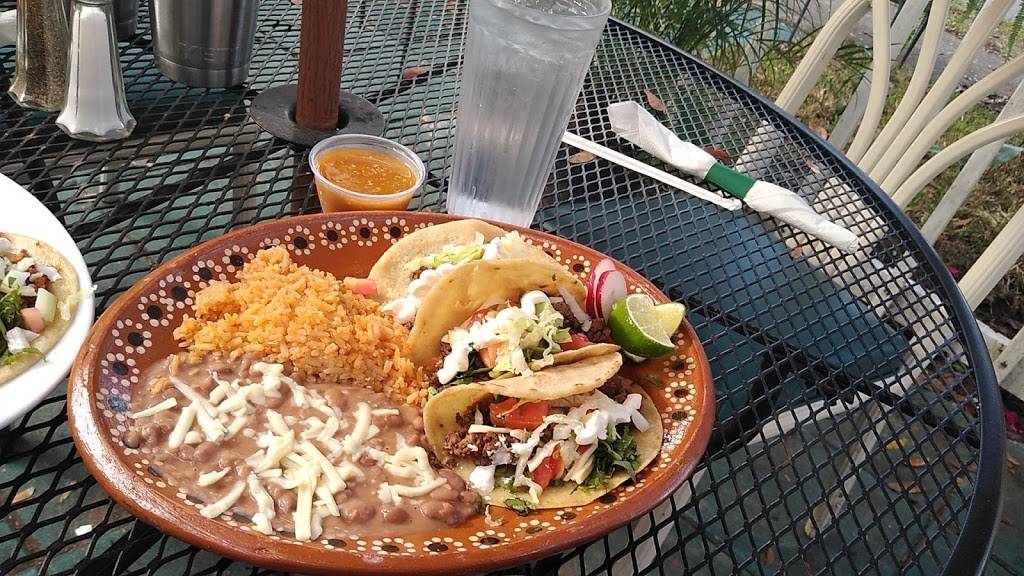 El Amigo Mexican Restaurant | restaurant | 227 Summit St, Crescent City, FL 32112, USA | 3866982326 OR +1 386-698-2326