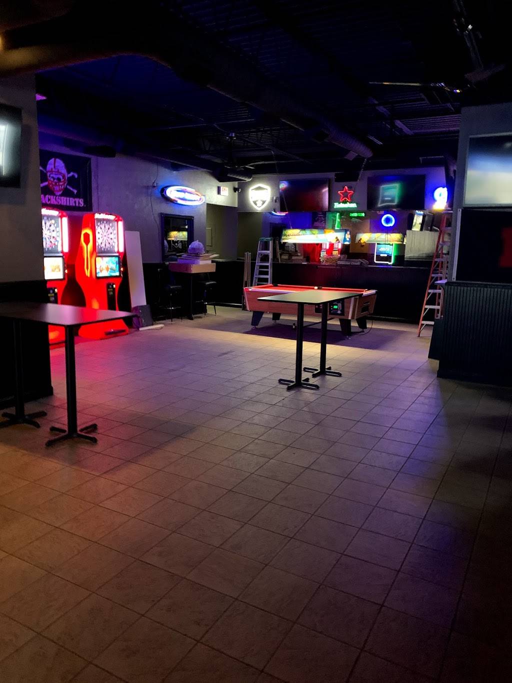 End Zone Lounge | restaurant | 8525 Park Dr, Ralston, NE 68127, USA | 4029169502 OR +1 402-916-9502