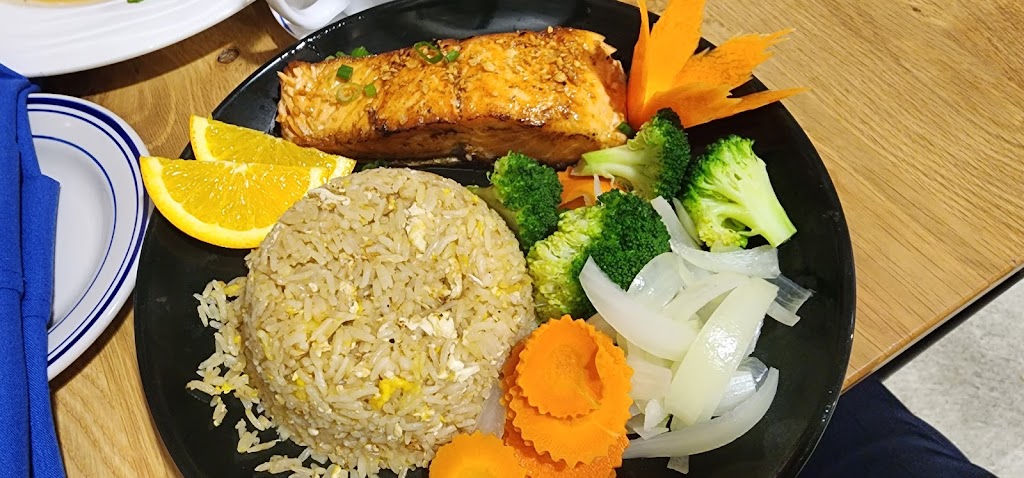 Sand Pebbles at Pinecrest | restaurant | 100 Park Ave Suite 120, Beachwood, OH 44122, USA | 2162456092 OR +1 216-245-6092