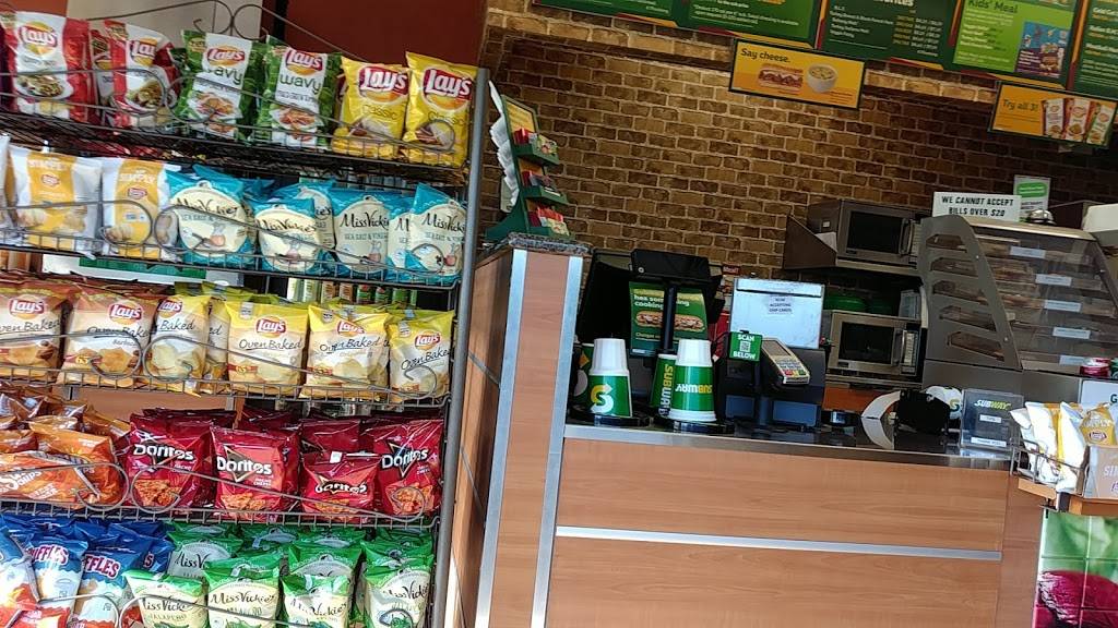 Subway Restaurants | restaurant | Sunrise Crossing, 2380 S Eola Rd Unit 116, Aurora, IL 60503, USA | 6302362191 OR +1 630-236-2191