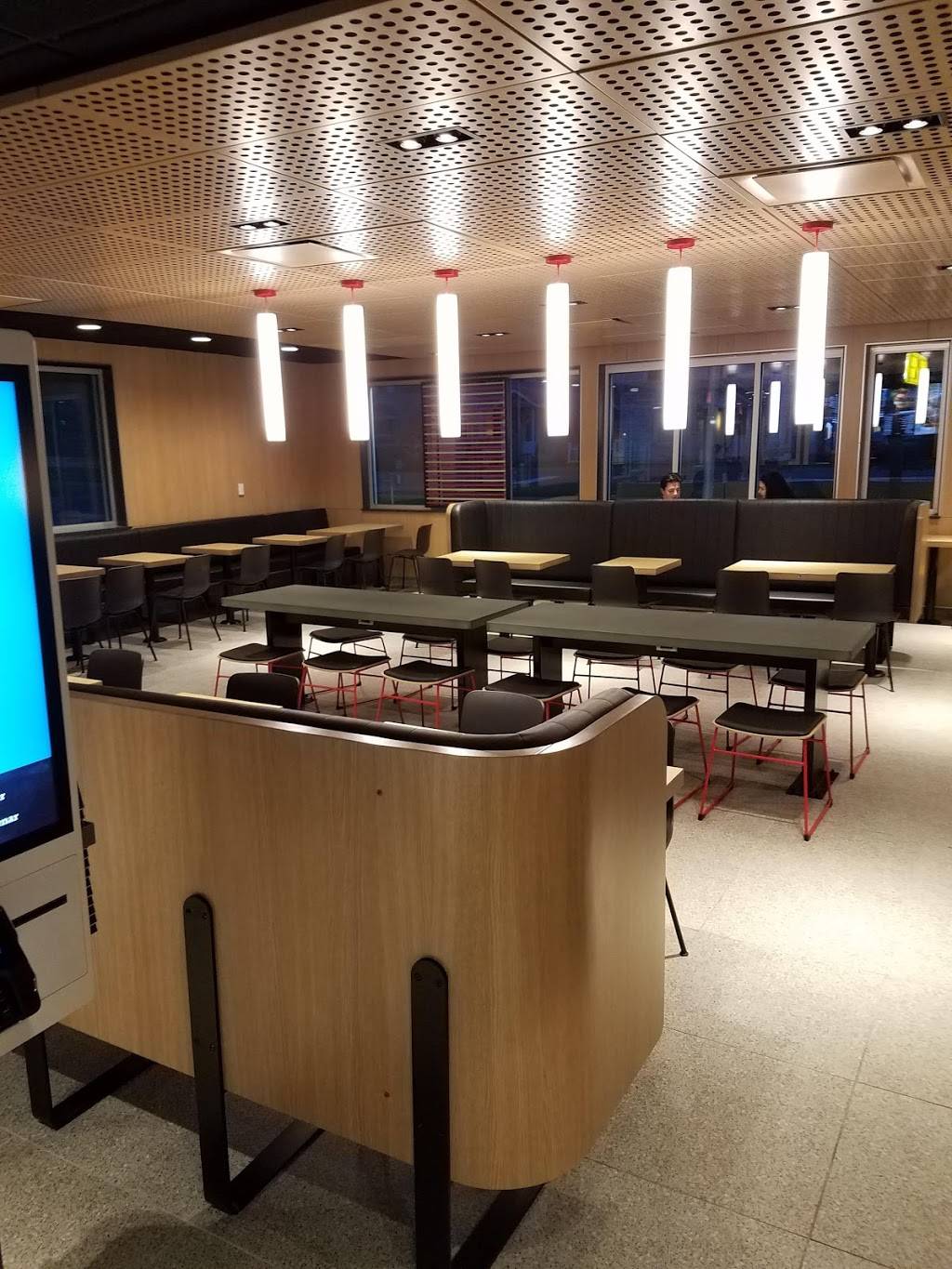 McDonalds | cafe | 420 S Franklin St, Titusville, PA 16354, USA | 8148273542 OR +1 814-827-3542