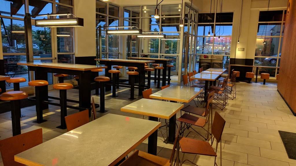 Chipotle Mexican Grill | restaurant | 950 Milwaukee Ave Ste A, Lincolnshire, IL 60069, USA | 8474783230 OR +1 847-478-3230