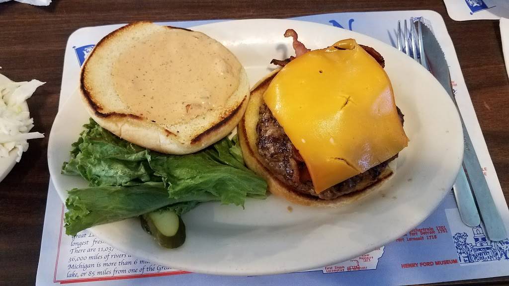 Dicks Pour House | restaurant | 103 W Philip St, Lake Leelanau, MI 49653, USA | 2312569912 OR +1 231-256-9912