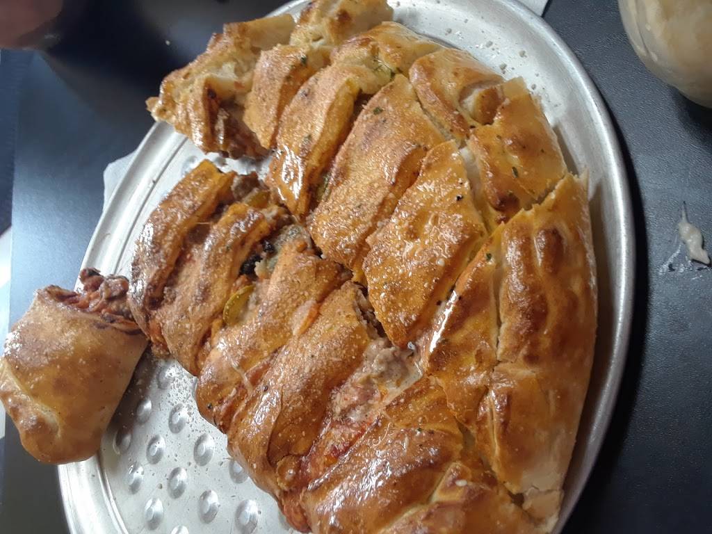 Simple Simons Pizza | restaurant | 309 Henderson Ave, Palacios, TX 77465, USA | 3619720998 OR +1 361-972-0998