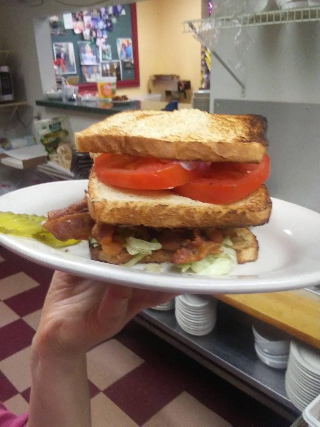 Lucys Diner | restaurant | 8907 Reading Rd, Cincinnati, OH 45215, USA | 5138215900 OR +1 513-821-5900